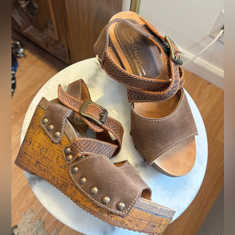 SBICCA Kiana VTG Collection Made In USA Suede Leather Boho Rivet Wedge SZ 6.5